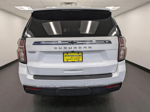 2023 Chevrolet Suburban LS