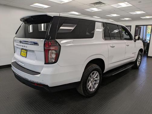 2023 Chevrolet Suburban LS