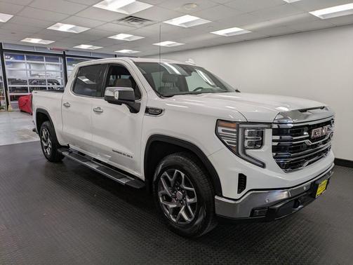 2022 GMC Sierra 1500 SLT