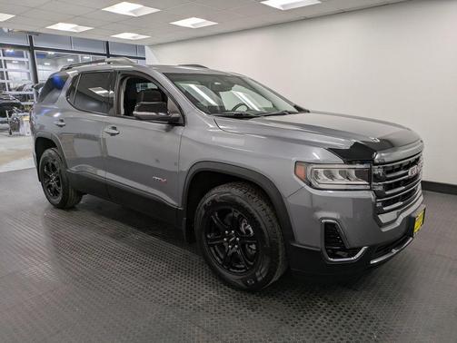 2022 GMC Acadia AWD AT4