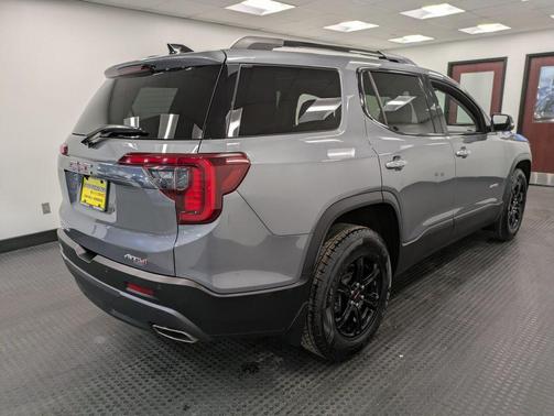 2022 GMC Acadia AWD AT4