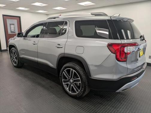 2023 GMC Acadia AWD SLT