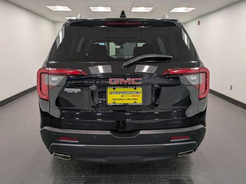 2022 GMC Acadia AWD SLE