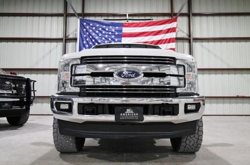White 2019 Ford F-350 Lariat Super Duty