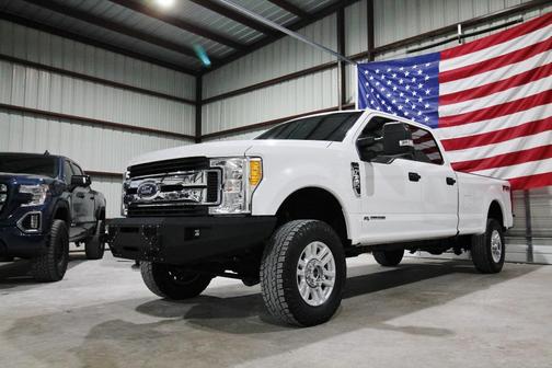 White 2017 Ford F-350 XLT
