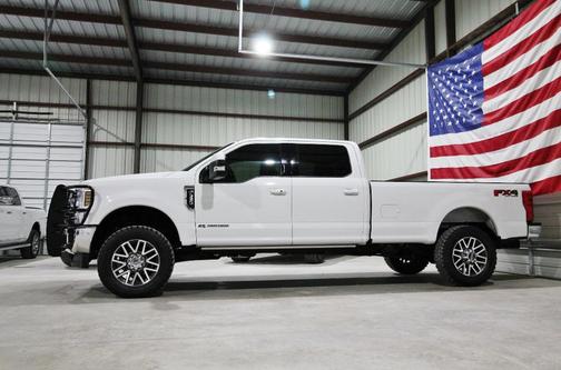 White 2019 Ford F-350 Lariat Super Duty