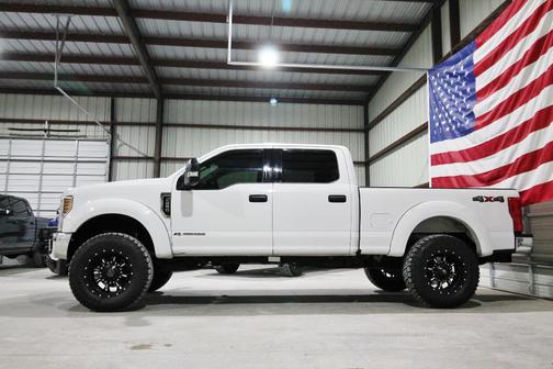 White 2019 Ford F-250 XLT