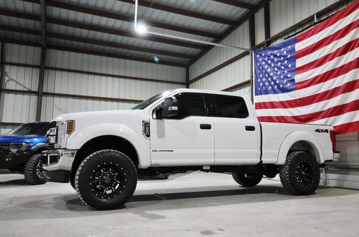 White 2019 Ford F-250 XLT