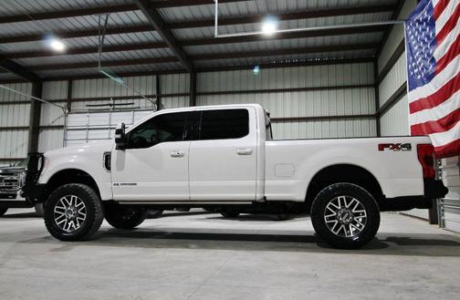 White 2019 Ford F-250 Lariat