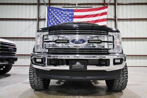 Black 2017 Ford F-250 Lariat