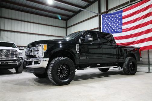 Black 2017 Ford F-250 Lariat