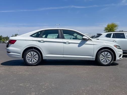 Pure White 2019 Volkswagen Jetta 1.4T S