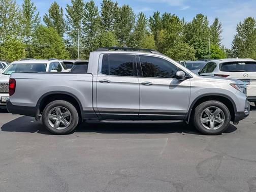 Lunar Silver Metallic 2022 Honda Ridgeline RTL-E