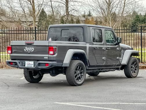 2023 Jeep Gladiator Overland