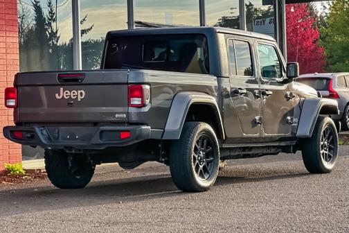 2023 Jeep Gladiator Overland