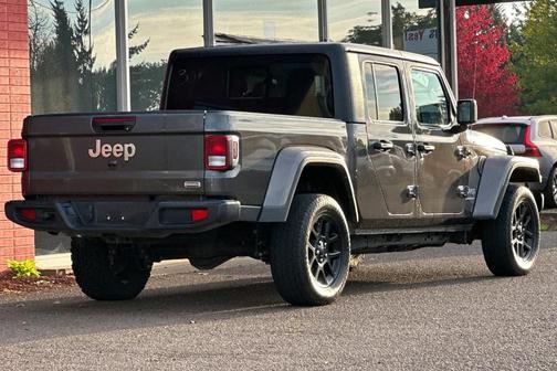 2023 Jeep Gladiator Overland