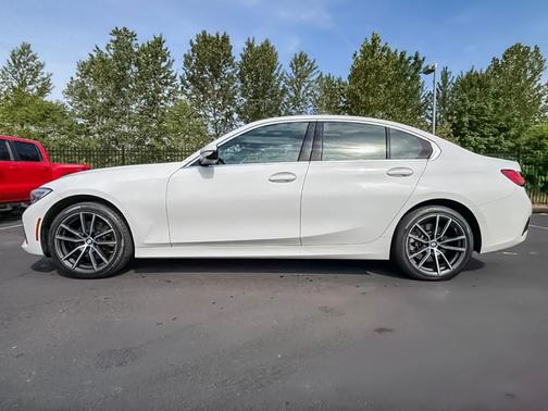 Alpine White 2021 BMW 330 i xDrive