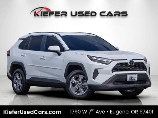 Ice 2023 Toyota RAV4 XLE