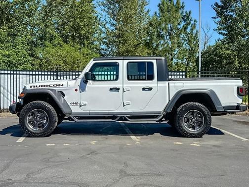 Bright White Clearcoat 2022 Jeep Gladiator Rubicon