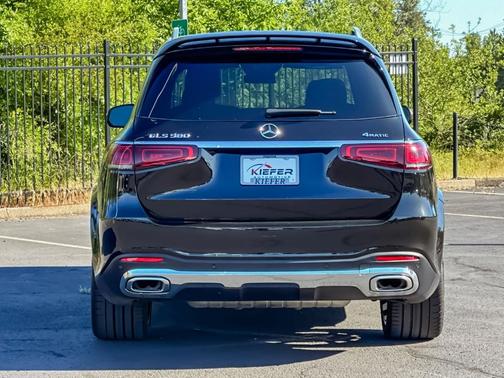 Obsidian Black Metallic 2021 Mercedes-Benz GLS 580 Base 4MATIC