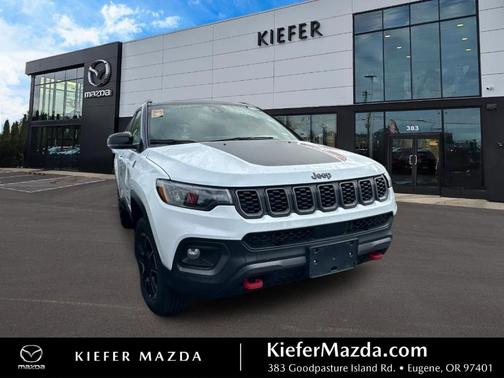 Bright White Clearcoat 2025 Jeep Compass Trailhawk