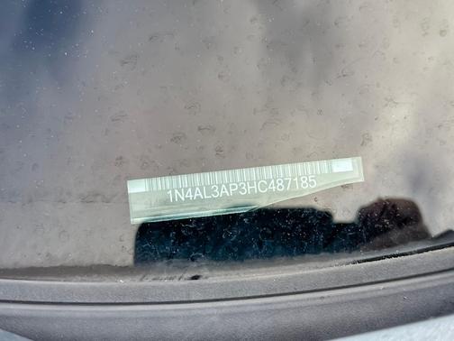 Gun Metallic 2017 Nissan Altima 2.5 SR