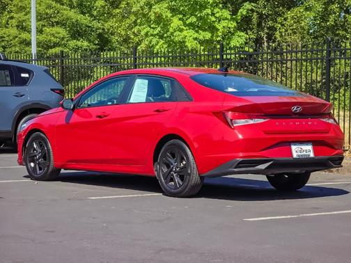 Scarlet Red Pearl 2021 Hyundai ELANTRA SEL