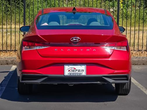 Scarlet Red Pearl 2021 Hyundai ELANTRA SEL