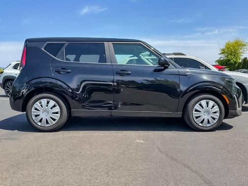 Fusion Orange 2023 Kia Soul LX