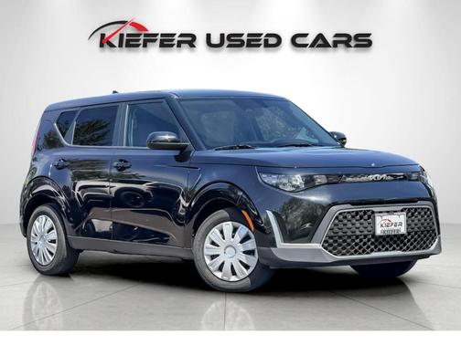 Fusion Orange 2023 Kia Soul LX