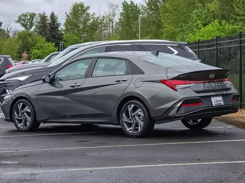 Amazon Gray 2025 Hyundai ELANTRA SEL Sport