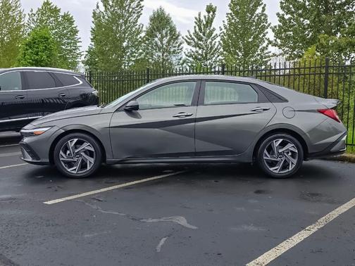 Amazon Gray 2025 Hyundai ELANTRA SEL Sport