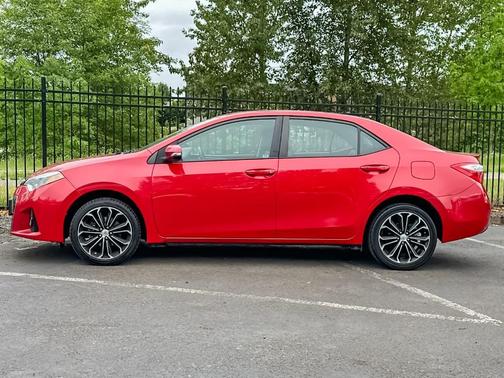 Barcelona Red Metallic 2016 Toyota Corolla S Plus