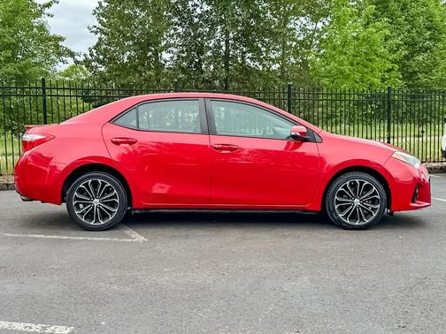 Barcelona Red Metallic 2016 Toyota Corolla S Plus