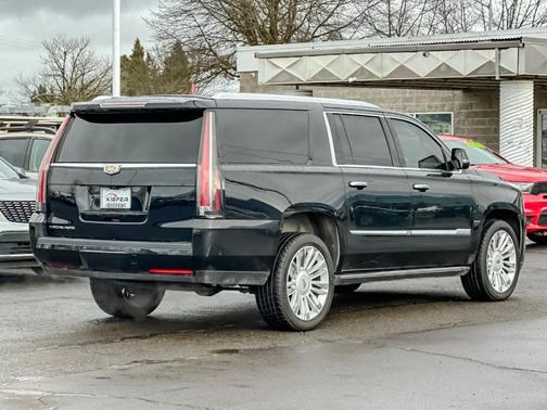 2017 Cadillac Escalade ESV Platinum