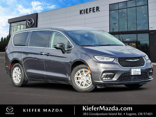 2023 Chrysler Pacifica Touring-L