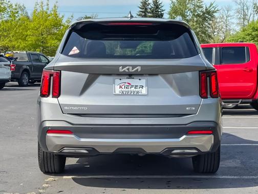 Steel Gray 2025 Kia Sorento Hybrid EX