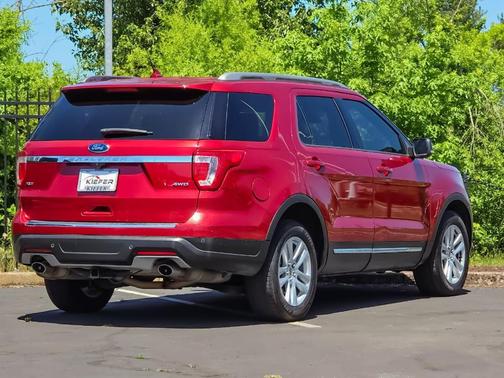 Ruby Red Metallic Tinted Clearcoat 2018 Ford Explorer XLT