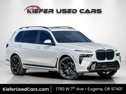 Mineral White Metallic 2024 BMW X7 xDrive40i