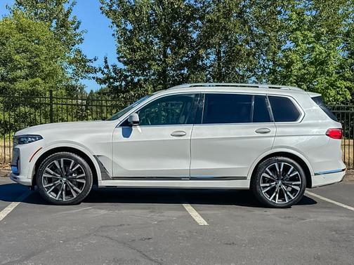 Mineral White Metallic 2019 BMW X7 xDrive40i