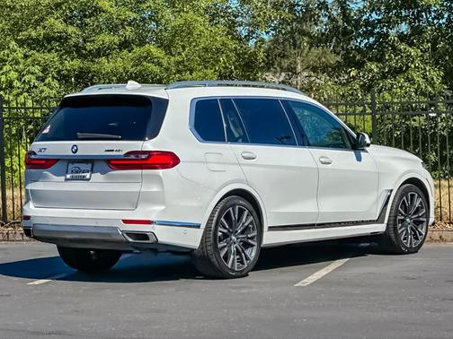 Mineral White Metallic 2019 BMW X7 xDrive40i