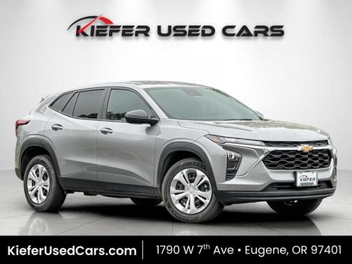 Sterling Gray Metallic 2024 Chevrolet Trax LS
