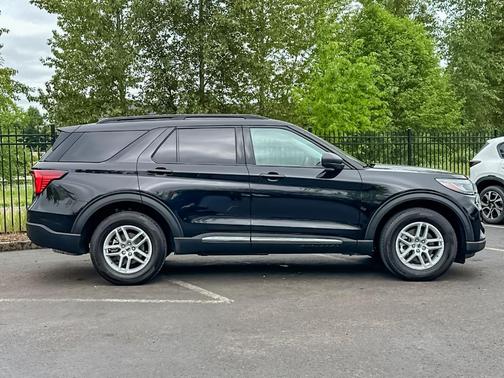 Black Metallic 2025 Ford Explorer Active