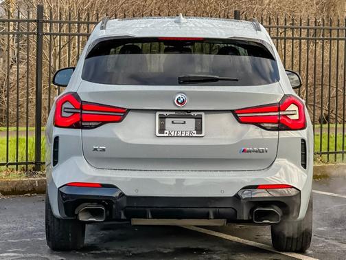 2023 BMW X3 M40i