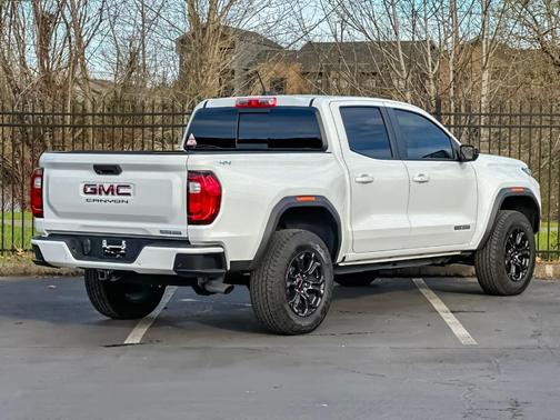 Summit White 2025 GMC Canyon Elevation