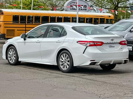 Super White 2020 Toyota Camry SE