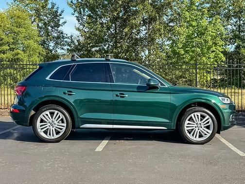 Azores Green Metallic 2018 Audi Q5 2.0T Prestige
