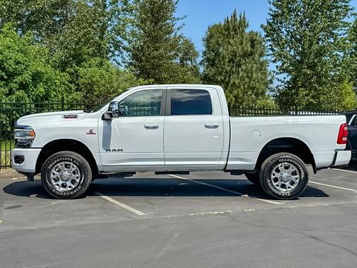 Bright White Clearcoat 2024 RAM 2500 Laramie