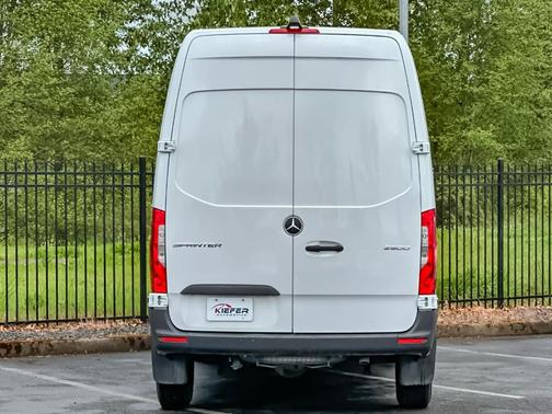 Arctic White 2025 Mercedes-Benz Sprinter 2500 144 WB