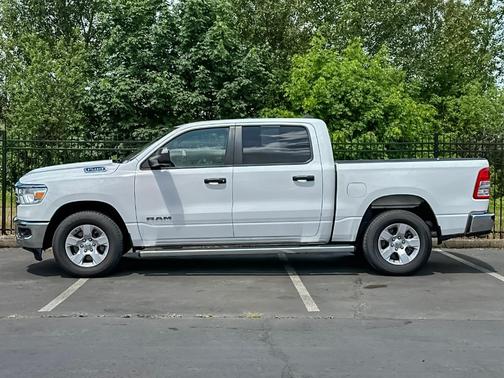Bright White Clearcoat 2023 RAM 1500 Big Horn